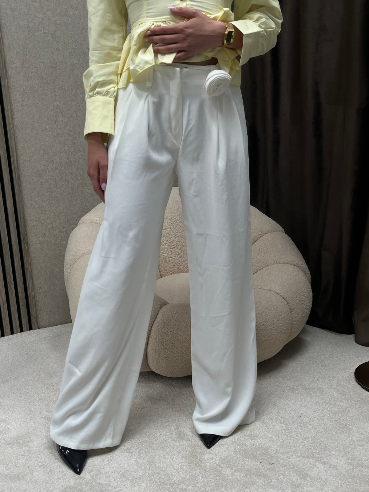 Elegantne pantalone bele